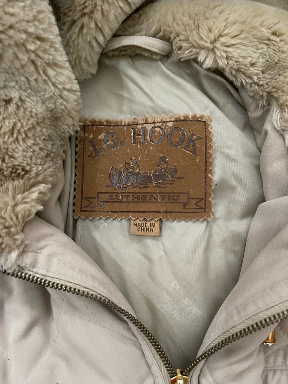 J.G. Hook Quilted Coat Womens Faux Fur Hood Beige Jacket Vintage Gold Hardware - Picture 2 of 10